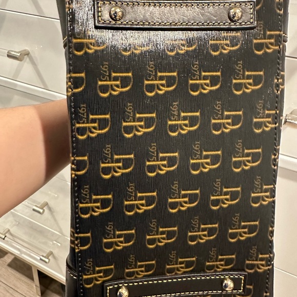 Dooney and Bourke satchel. - Picture 5 of 10